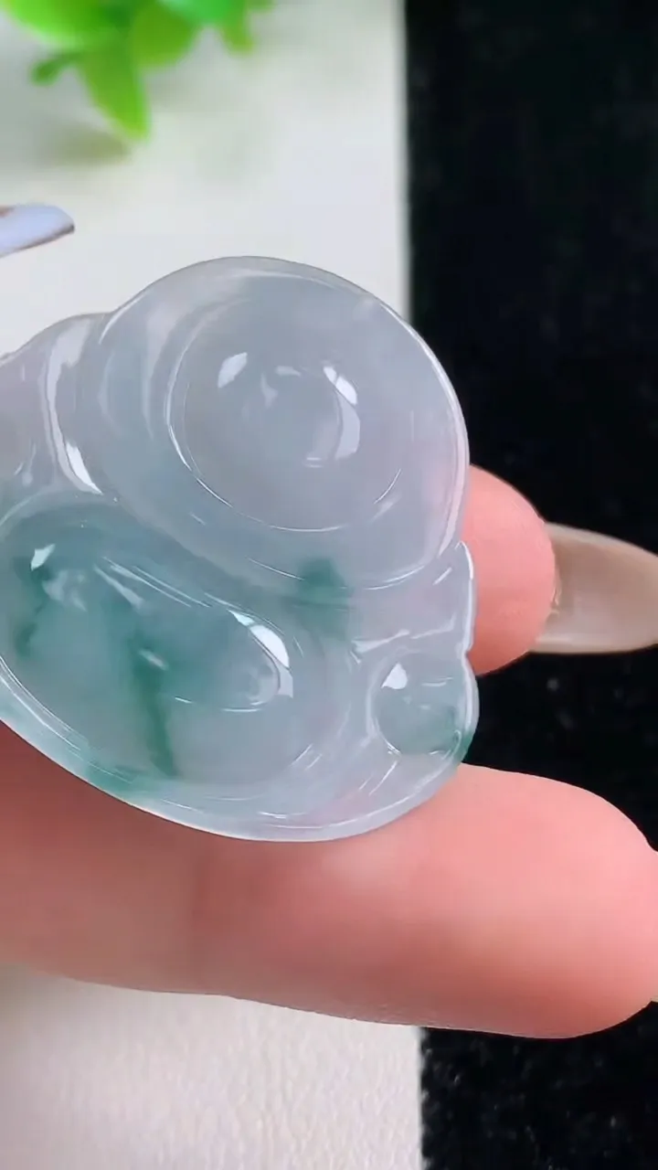 天然A货翡翠冰种飘花佛公吊坠，尺寸30.5-33.7-5.9，重量:9.07g
11月7日