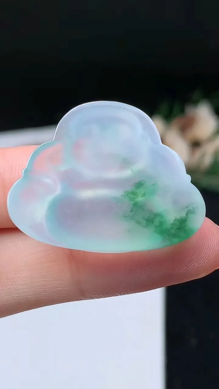 天然A货翡翠佛公镶嵌件，尺寸25-30.9-6，重量:7.70g
11月7日