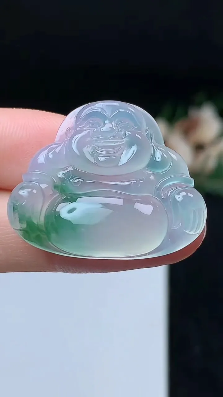 天然A货翡翠佛公镶嵌件，尺寸25-30.9-6，重量:7.70g
11月7日