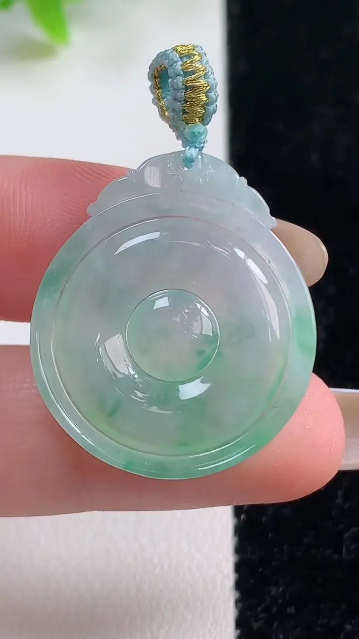 天然A货翡翠福贝吊坠，尺寸28.3-24.6-3.5，重量:4.06g
11月7日