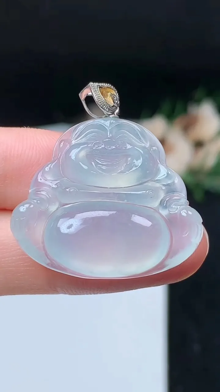 天然A货翡翠白冰佛公吊坠，尺寸25-29.3-6.2，重量:7.20g
11月7日