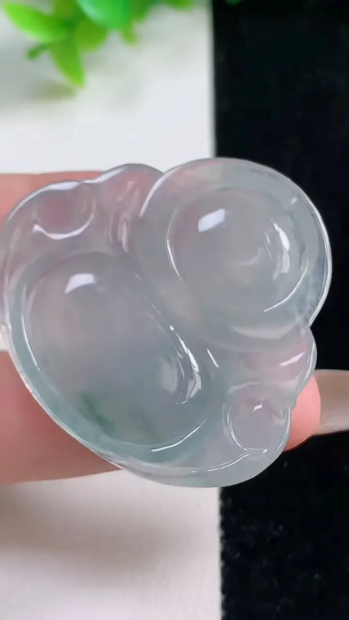 天然A货翡翠冰种飘花佛公吊坠，尺寸376-40-6.4，重量:14.17g
11月7日