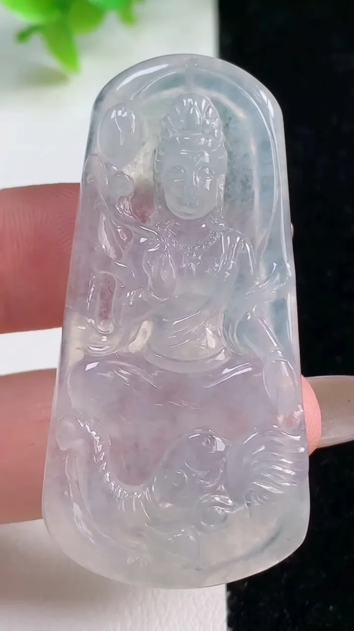 天然A货翡翠普贤菩萨吊坠，尺寸53-26.3-5.6，重量:15.50g
11月7日