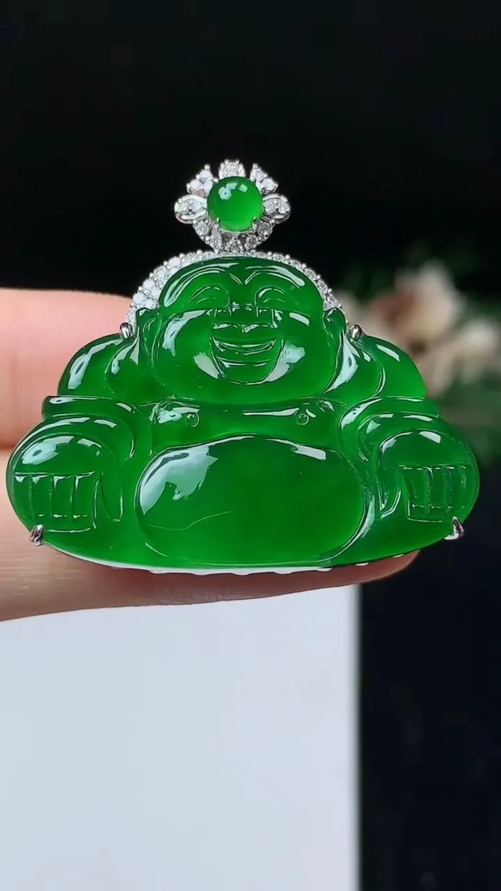 天然A货翡翠佛公吊坠，尺寸24.5-36.4-10.5，重量:13.42g
11月8日