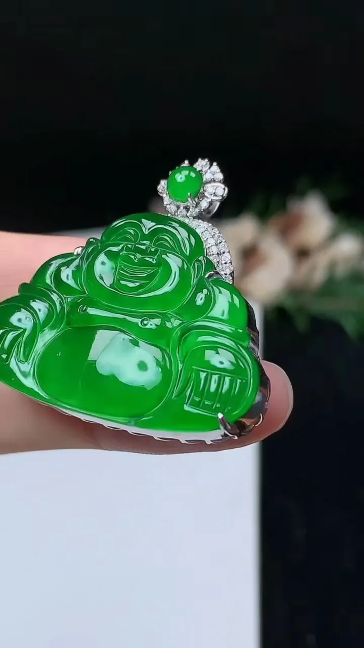 天然A货翡翠佛公吊坠，尺寸24.5-36.4-10.5，重量:13.42g
11月8日