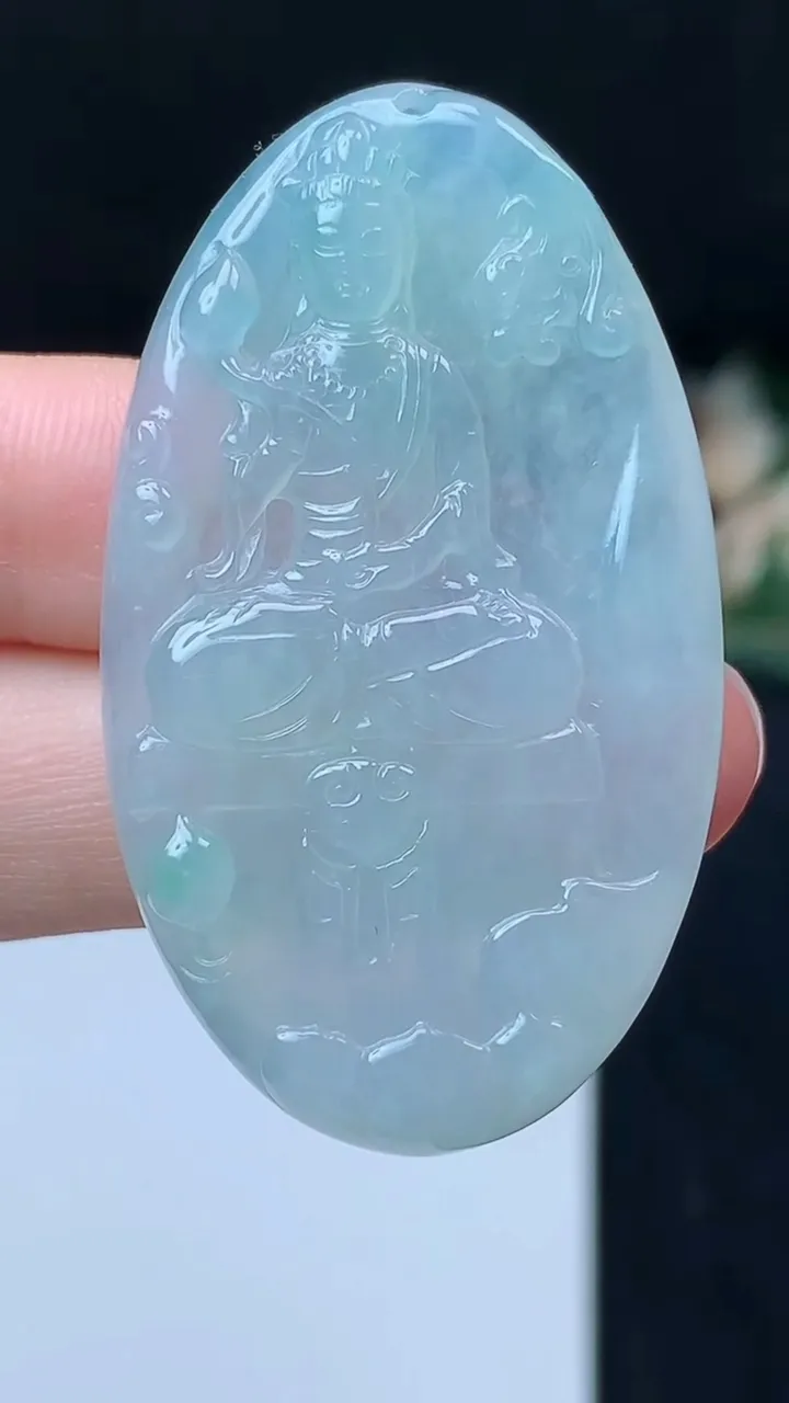 天然A货翡翠观音菩萨吊坠，尺寸47.4-27.5-5.2，重量:14.18g
11月8日