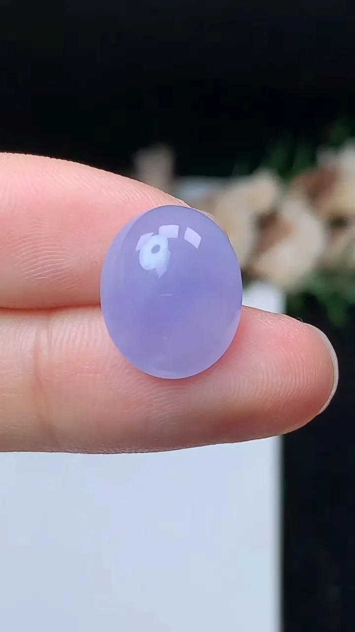天然A货翡翠紫罗兰蛋面镶嵌件，尺寸14.7-11.9-6.7，重量:1.98g
11月8日