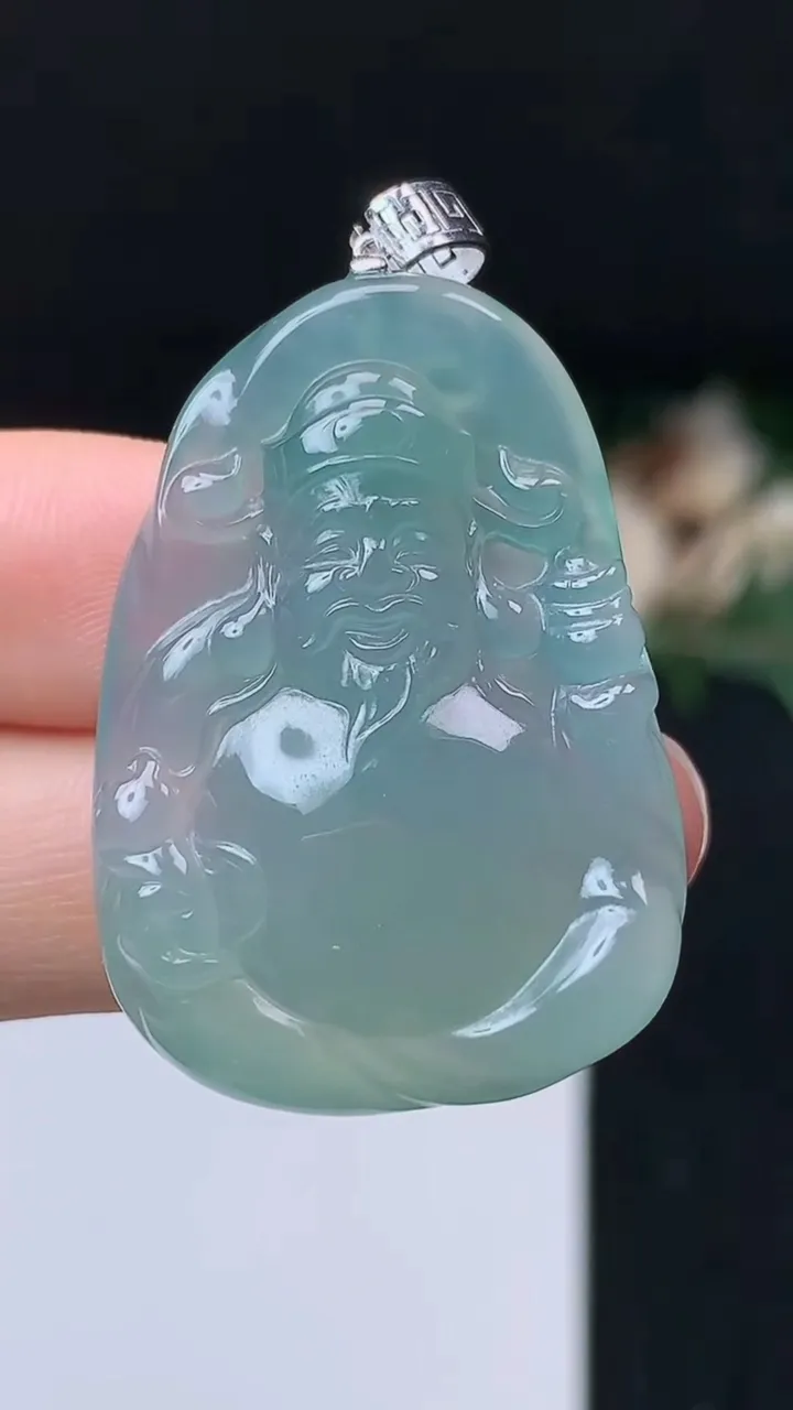 天然A货翡翠财神爷吊坠，尺寸36-25.2-6.6，重量:11.66g
11月8日