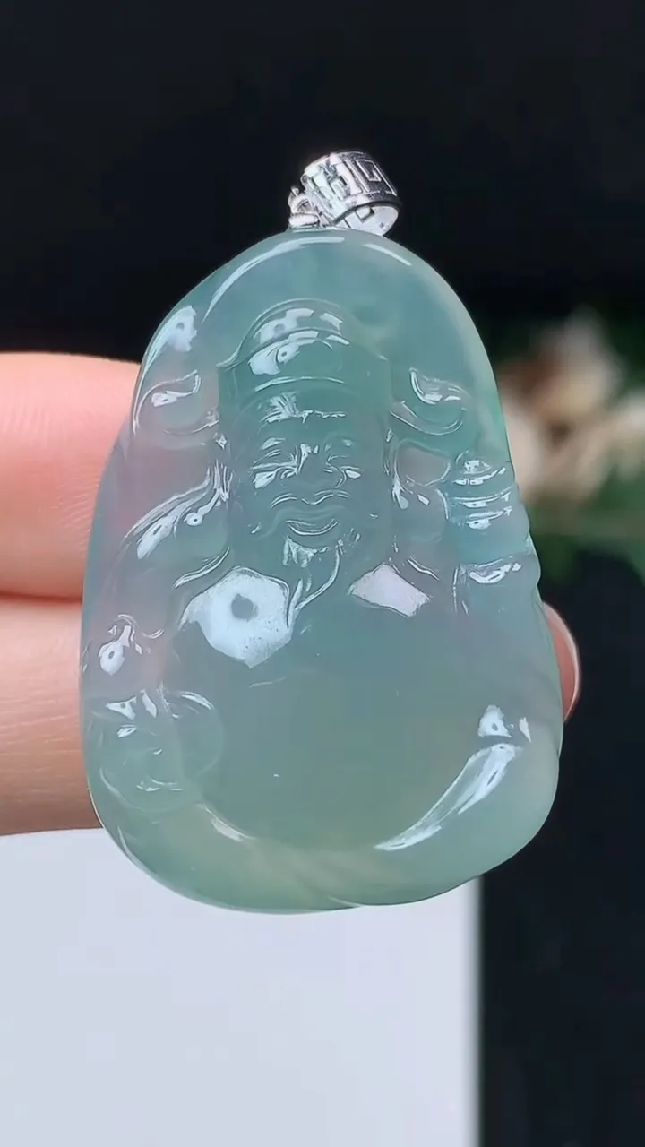 天然A货翡翠财神爷吊坠，尺寸36-25.2-6.6，重量:11.66g
11月8日