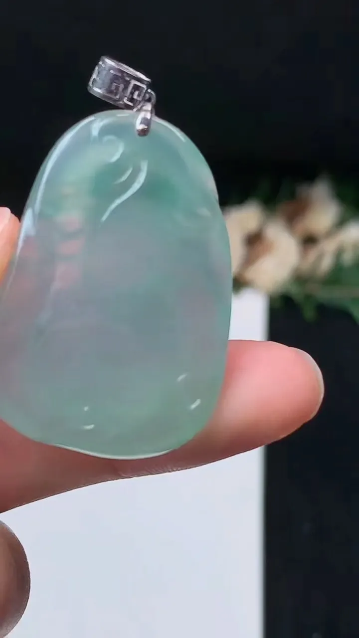 天然A货翡翠财神爷吊坠，尺寸36-25.2-6.6，重量:11.66g
11月8日