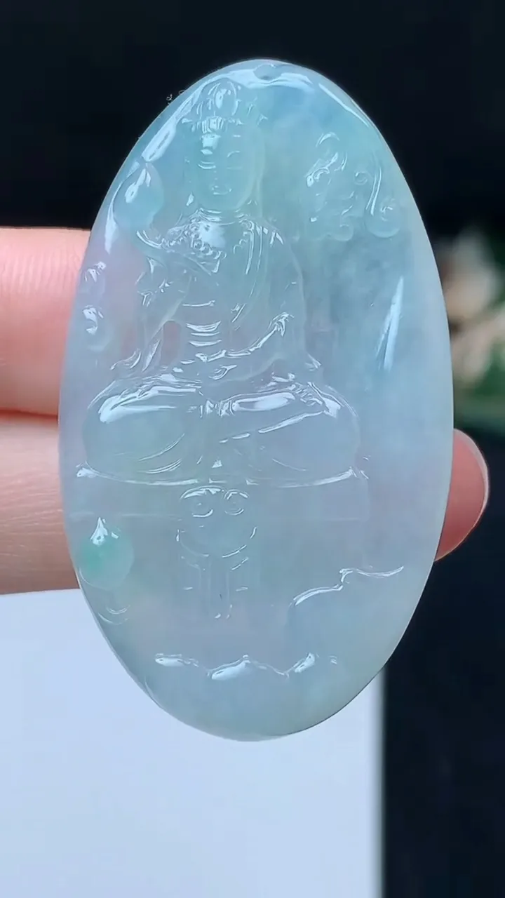 天然A货翡翠观音菩萨吊坠，尺寸47.4-27.5-5.2，重量:14.18g
11月8日
