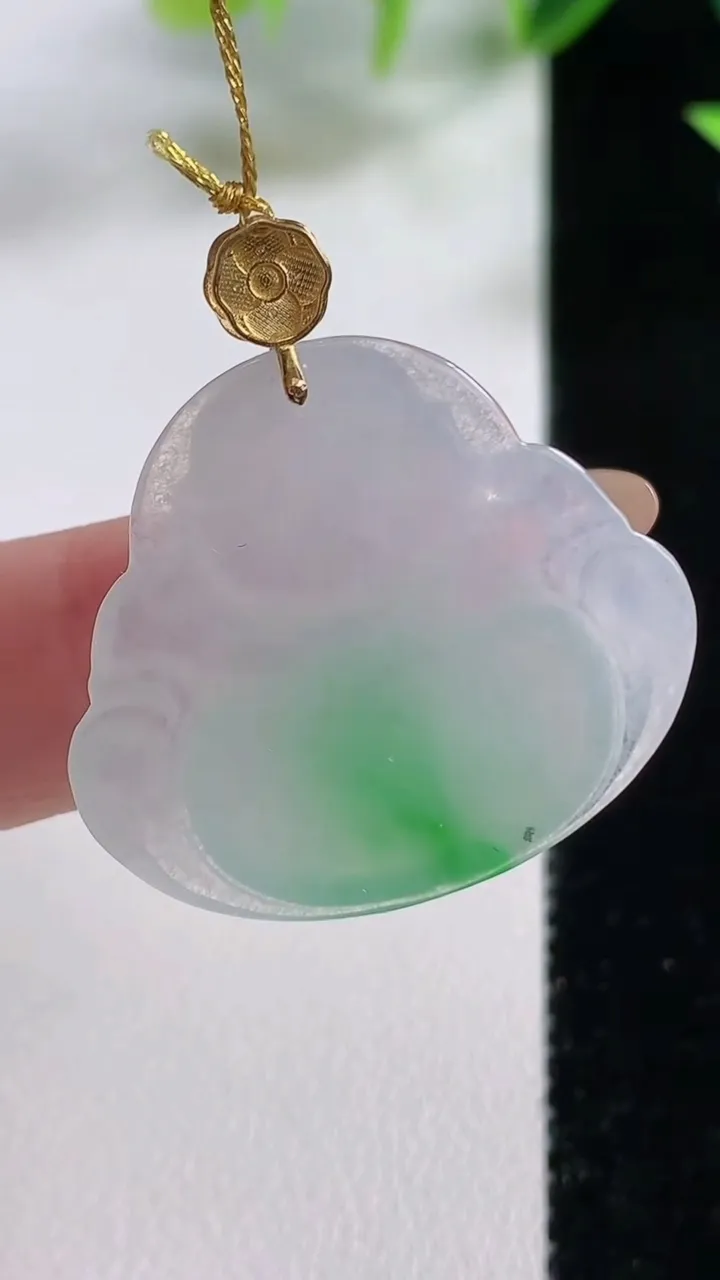 天然A货翡翠佛公吊坠，尺寸26-29.5-4.3，重量:5.84g
11月9日