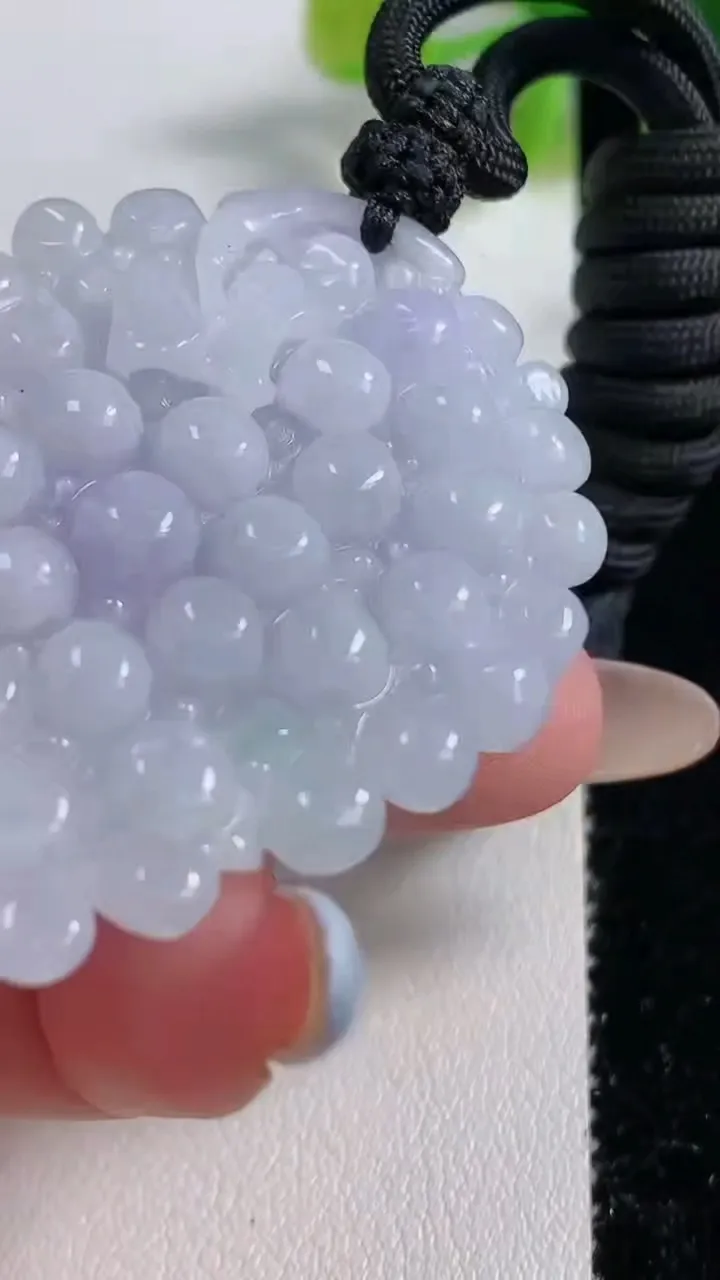 天然A货翡翠紫罗兰多子多福 葡萄吊坠，尺寸54.3-38.5-12.4，重量:38.08g
11月9日