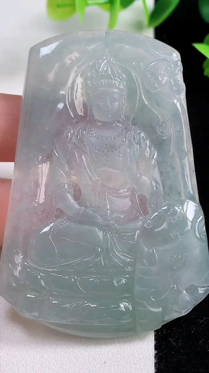 天然A货翡翠普贤菩萨吊坠，尺寸69.4-47.3-5.2，重量:38.86g
11月9日