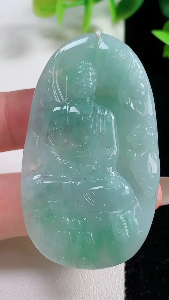 天然A货翡翠大日如来吊坠，尺寸57.2-33.3-5.3，重量:23.96g
11月9日