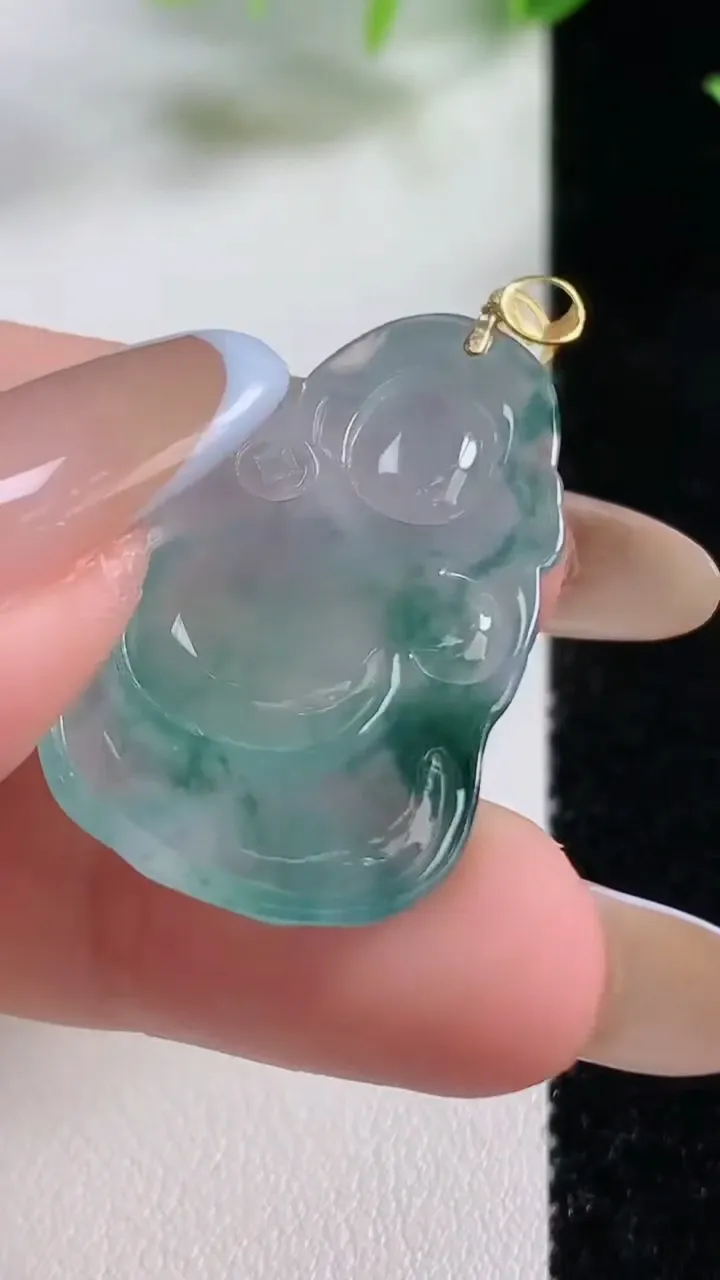 天然A货翡翠种飘花财神爷吊坠，尺寸33.4-20.7-5.5，重量:6.60g
11月9日