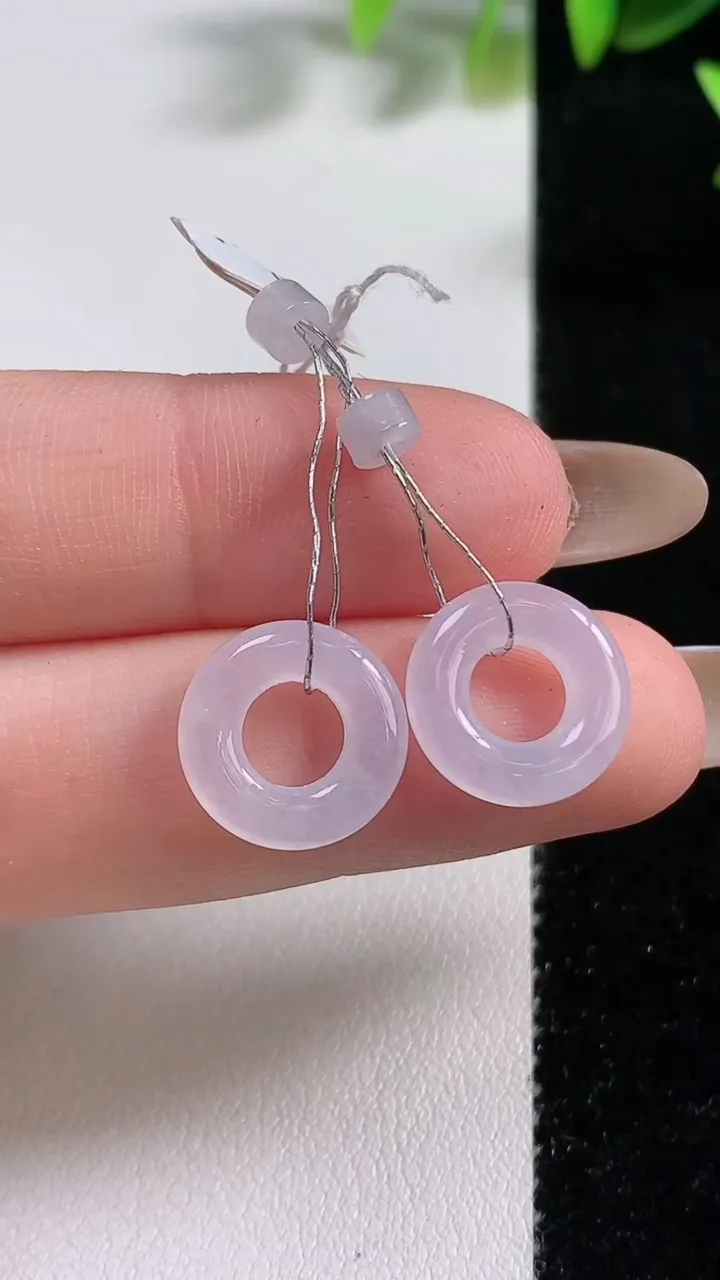 天然A货翡翠冰种紫罗兰平安环吊坠一对 耳坠，尺寸12.8-2.5，重量:1.84g
11月9日