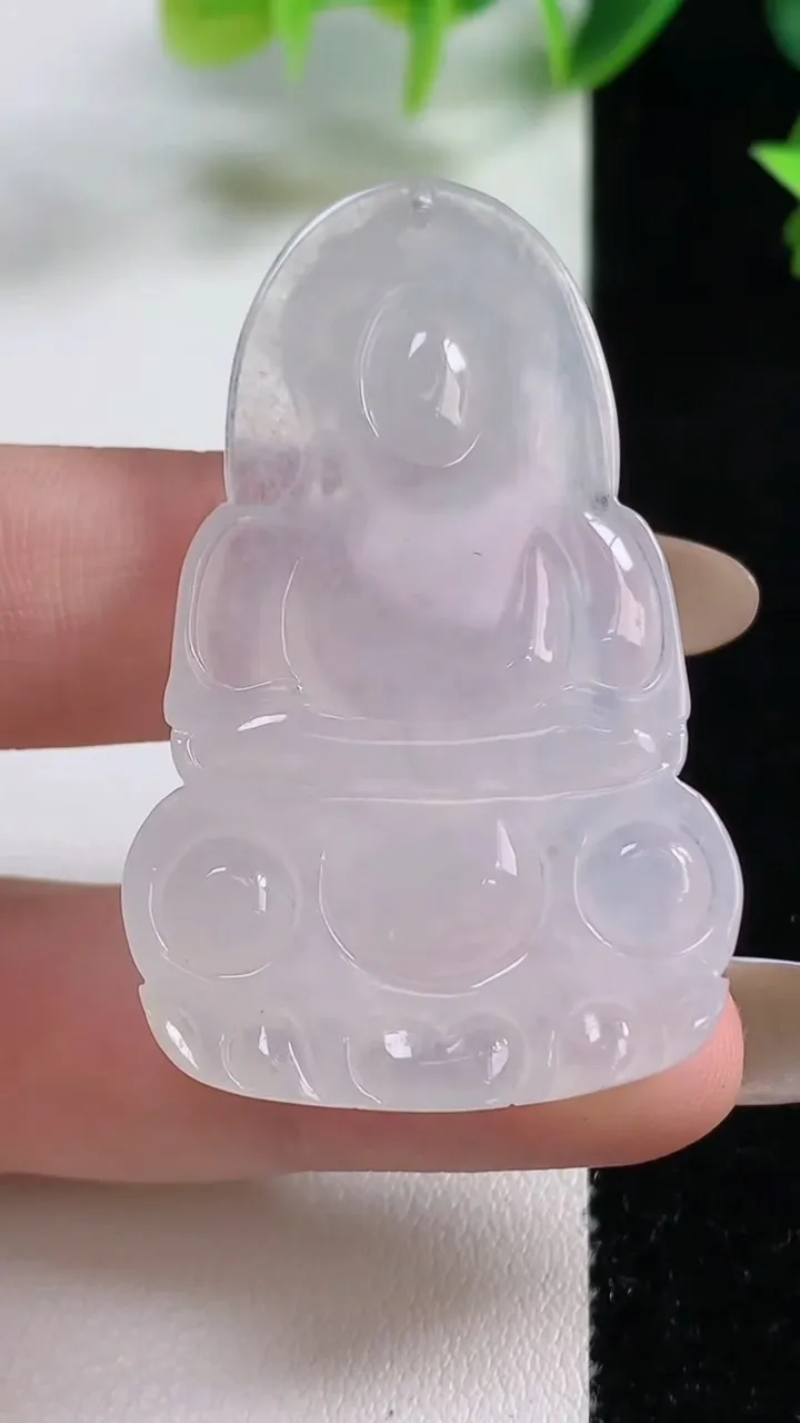 天然A货翡翠正装观音菩萨吊坠，尺寸48-28.8-5.9，重量:14.91g
11月9日