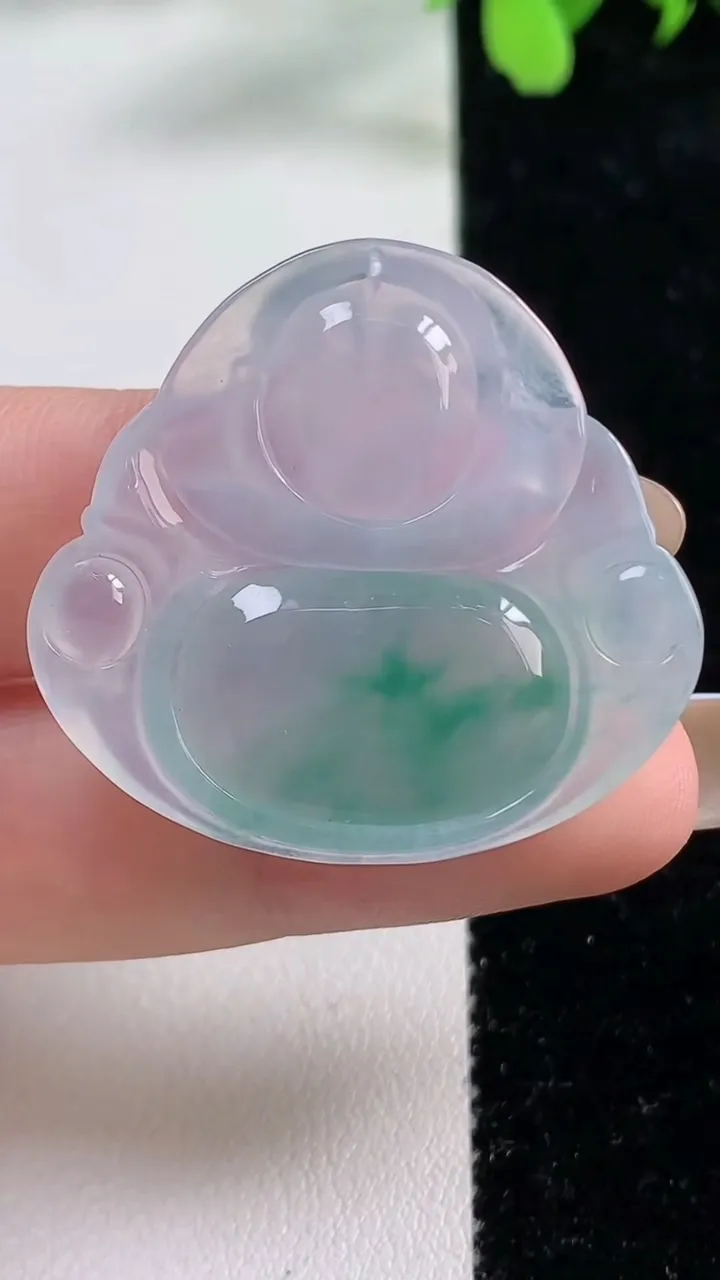 天然A货翡翠种飘花佛公吊坠，尺寸31.8-34.5-5.7，重量:9.72g
11月9日