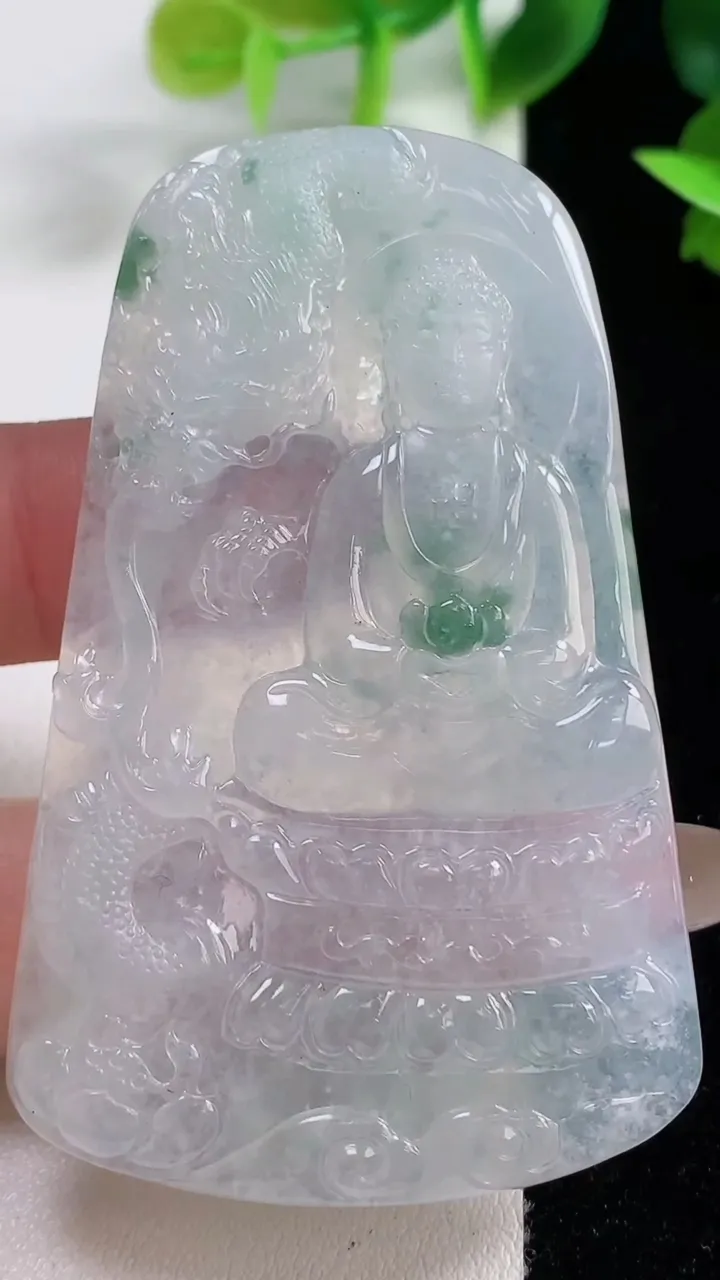 天然A货翡翠冰种飘花祥龙大日如来吊坠，尺寸65.8-40.4-5.8，重量:34.61g
11月9日