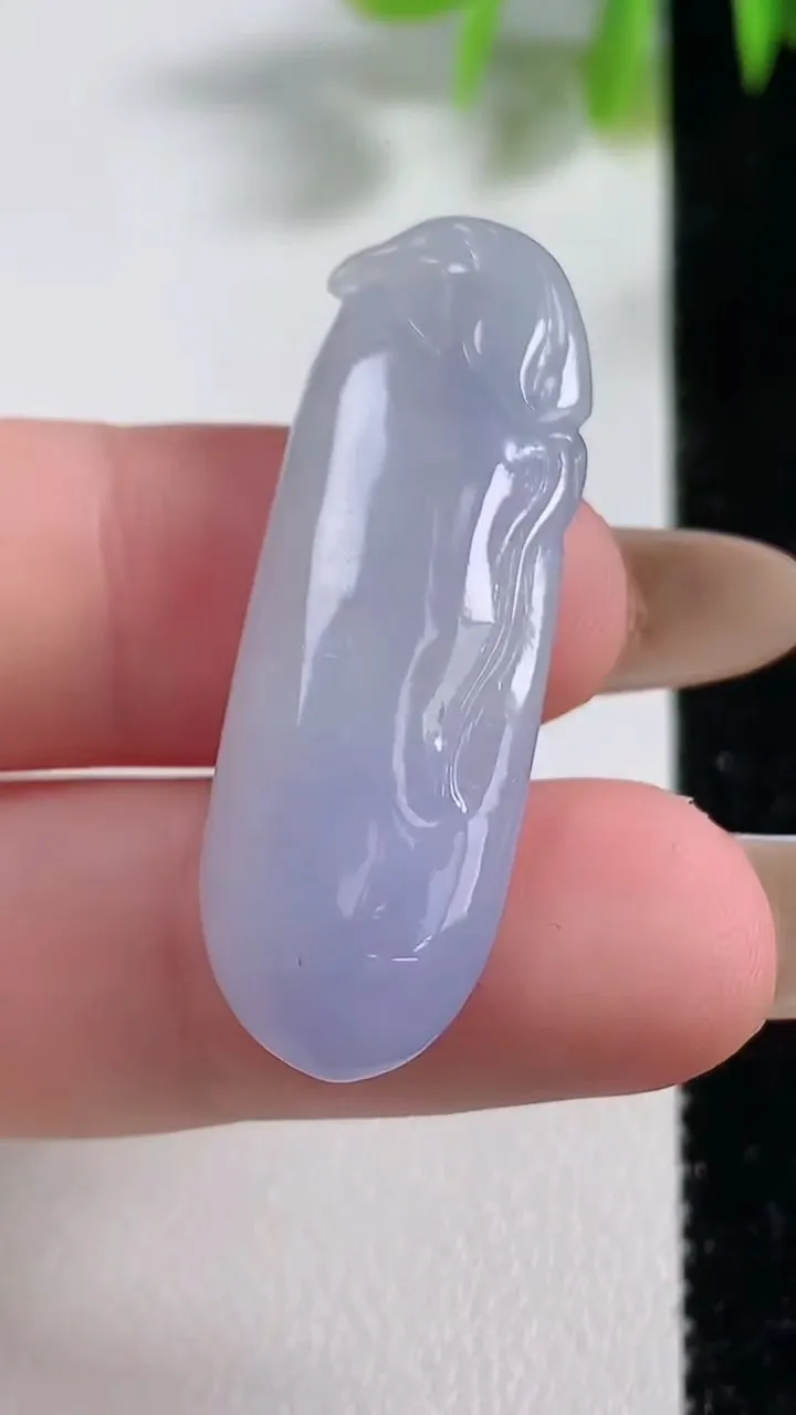 天然A货翡翠紫罗兰福瓜吊坠，尺寸38-12.4-8，重量:7.79g
11月9日