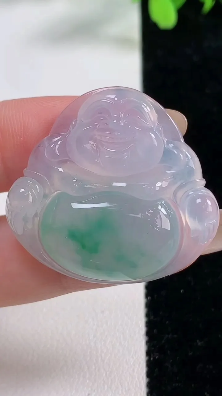 天然A货翡翠种飘花佛公吊坠，尺寸31.8-34.5-5.7，重量:9.72g
11月9日