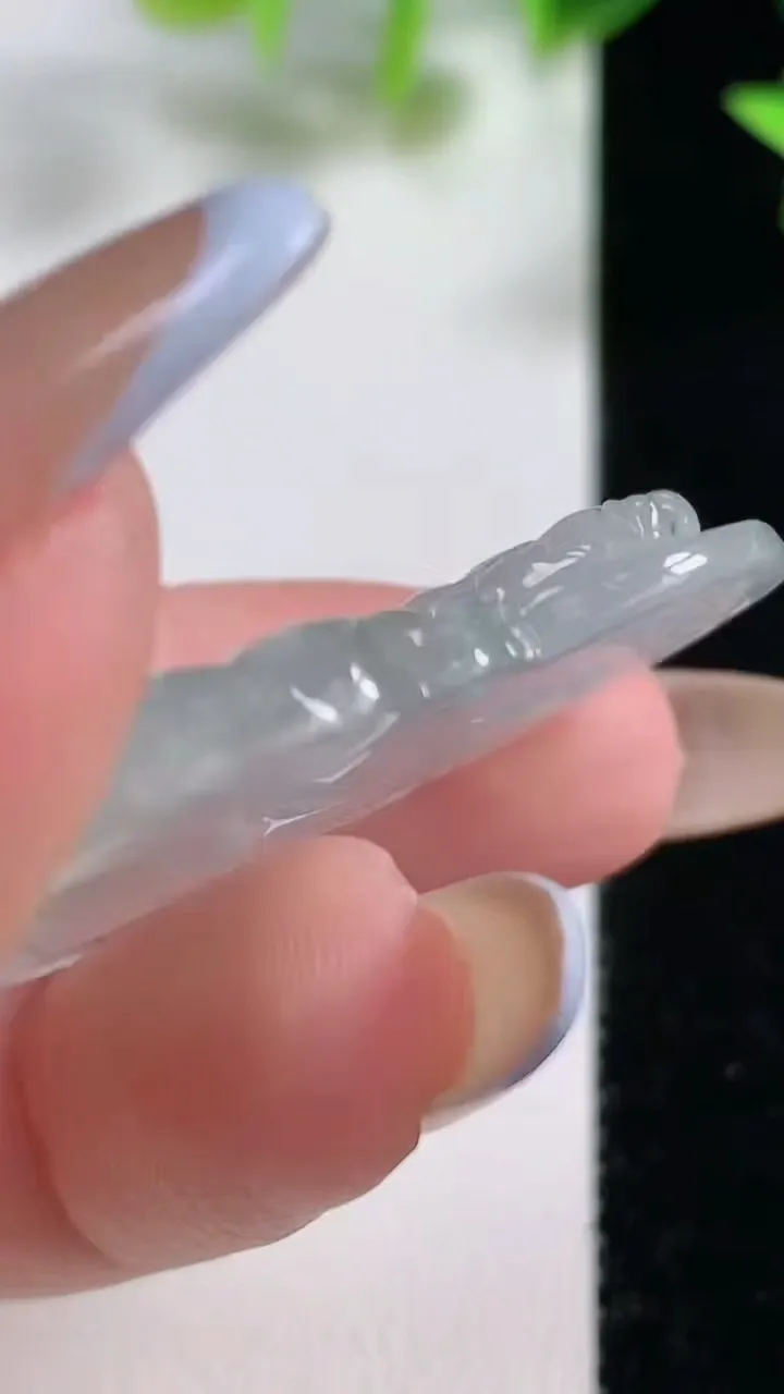 天然A货翡翠宝宝文殊菩萨吊坠，尺寸36.6-24.5-5.4，重量:8.82g
11月9日