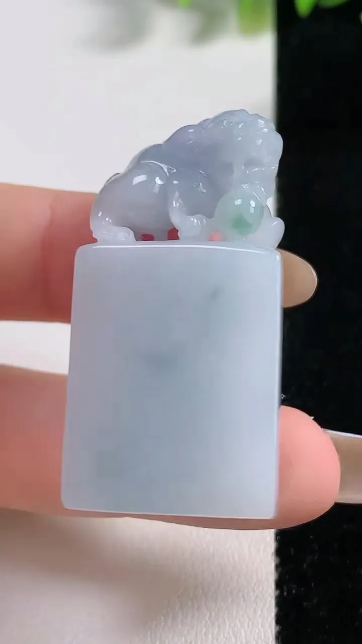 天然A货翡翠紫罗兰貔貅印章，尺寸43-20.7-13.4，重量:30.00g
11月9日