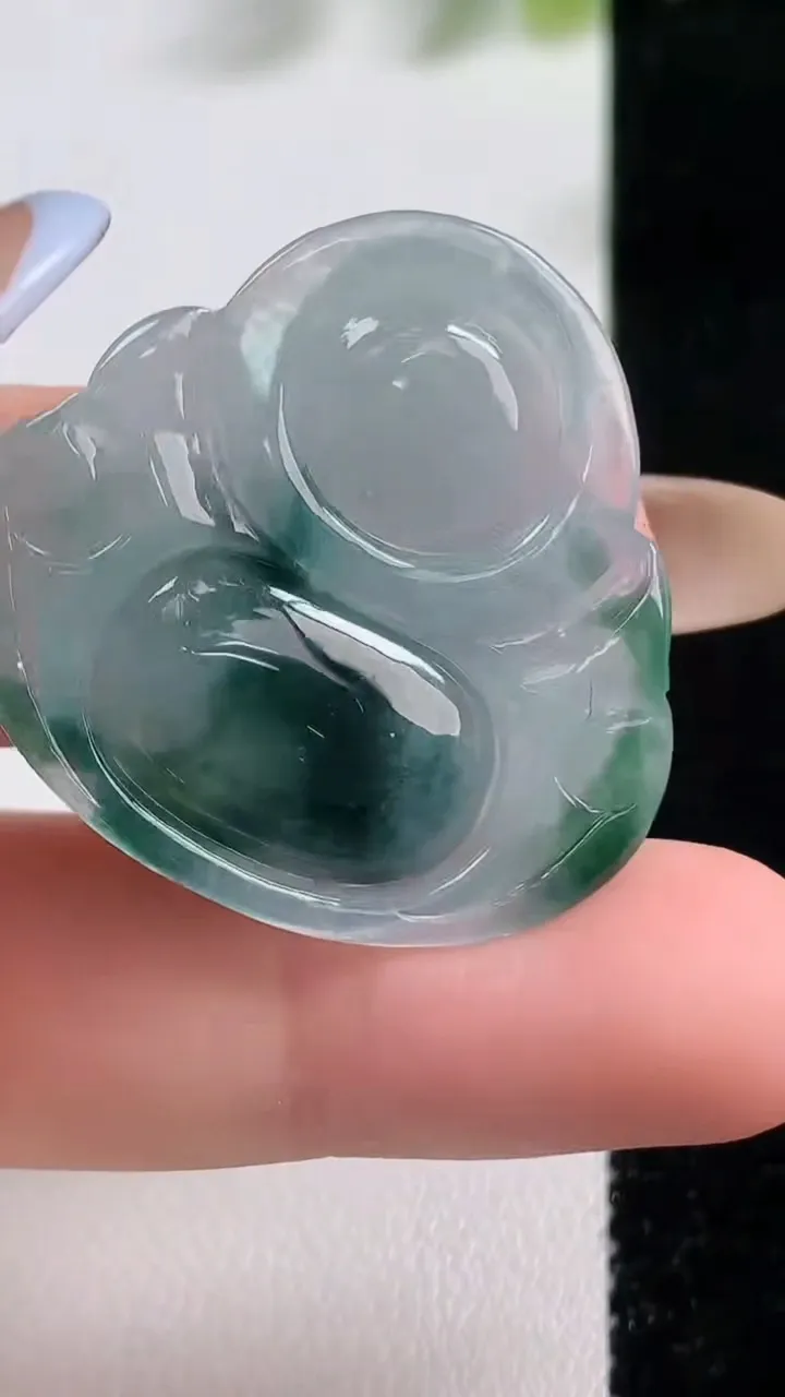 天然A货翡翠冰种飘花佛公吊坠，尺寸31-33.3-5.5，重量:7.60g
11月9日