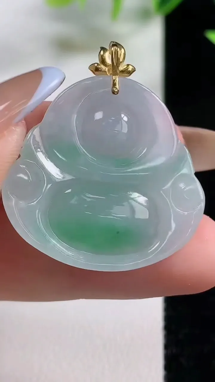 天然A货翡翠佛公吊坠，尺寸28.4-30.3-6.2，重量:8.53g
11月9日