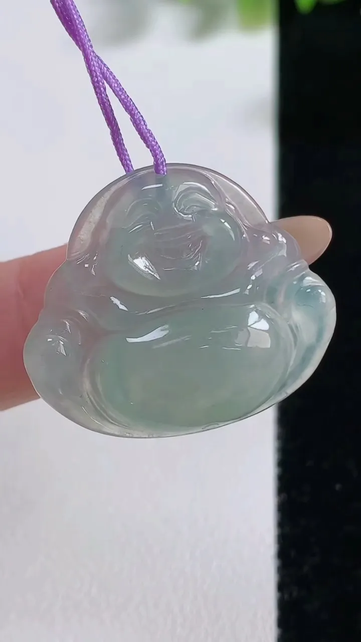 天然A货翡翠佛公吊坠，尺寸24.6-26-4.9，重量:4.76g
11月9日