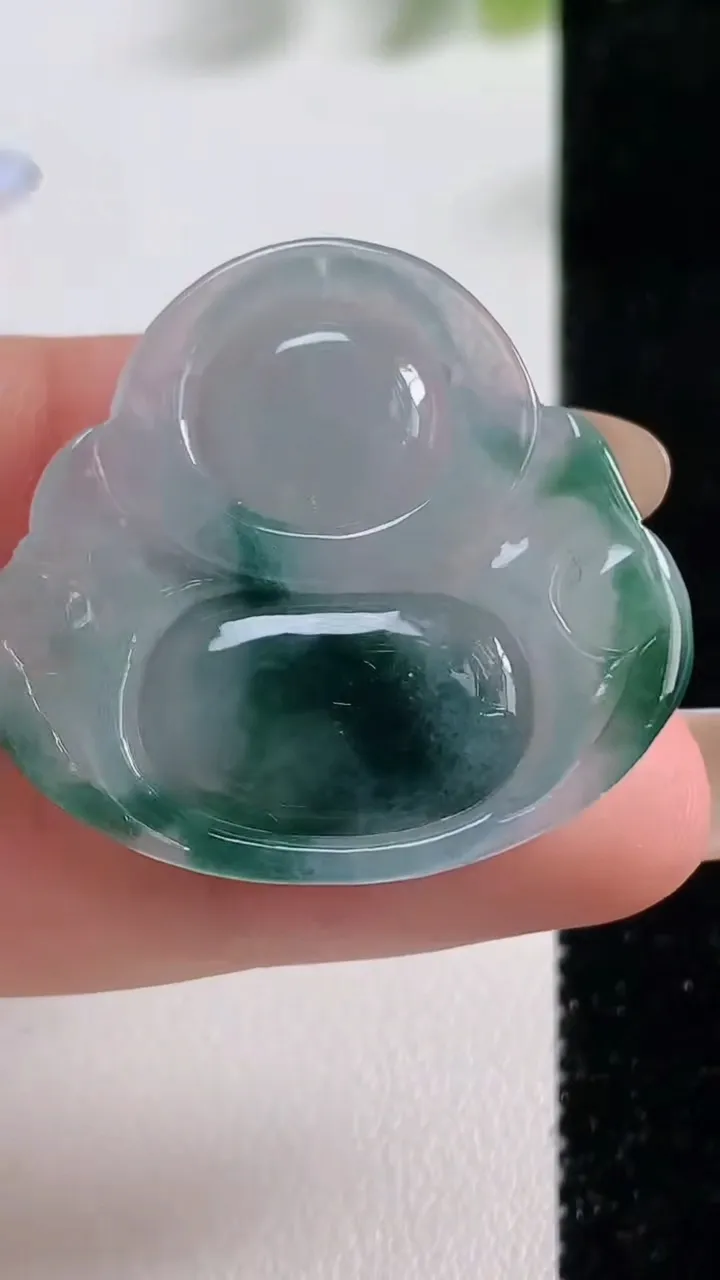 天然A货翡翠冰种飘花佛公吊坠，尺寸31-33.3-5.5，重量:7.60g
11月9日