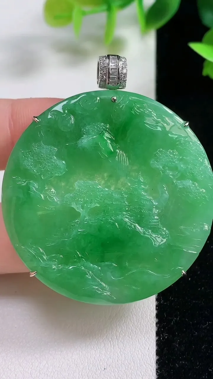 天然A货翡翠山水牌吊坠，尺寸44.3-6.2，重量:19.82g
11月9日