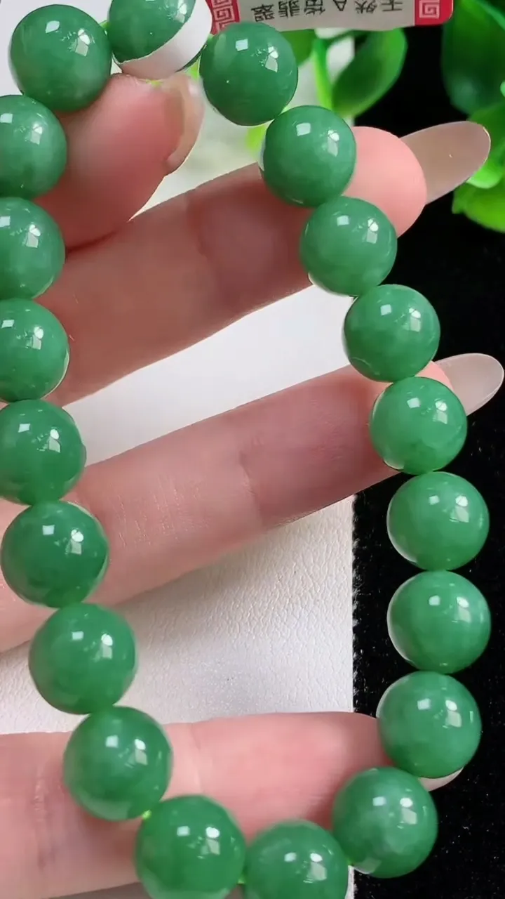 天然A货翡翠圆珠手串20颗，尺寸9.8，重量:33.52g11月9日
工厂直销收藏佳品,种好水足，色