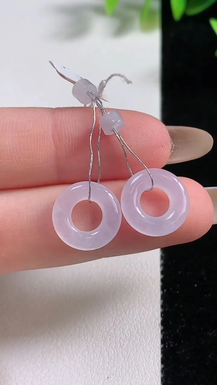 天然A货翡翠冰种紫罗兰平安环吊坠一对 耳坠，尺寸12.8-2.5，重量:1.84g
11月9日