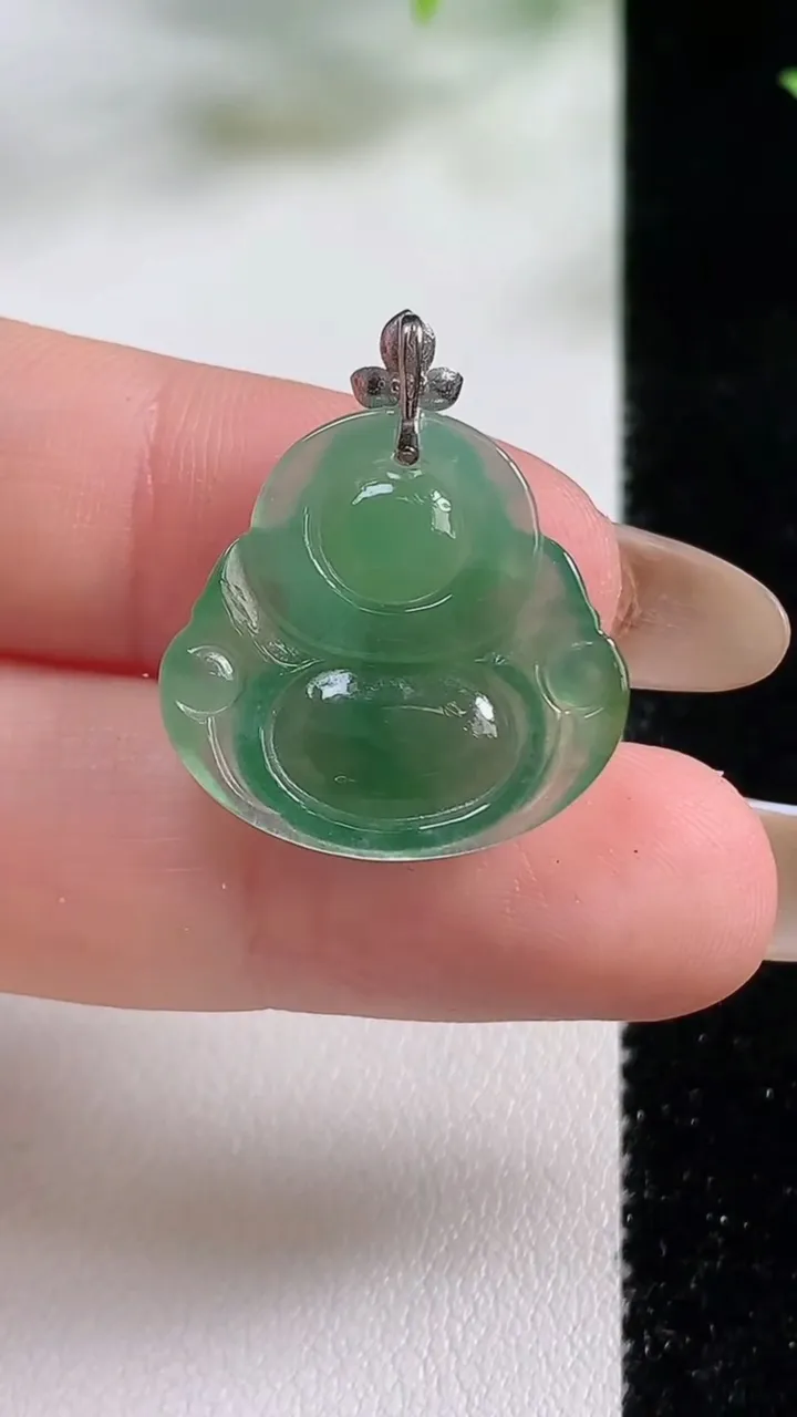 天然A货翡翠佛公吊坠，尺寸19.8-19.5-4.8，重量:2.96g
11月9日