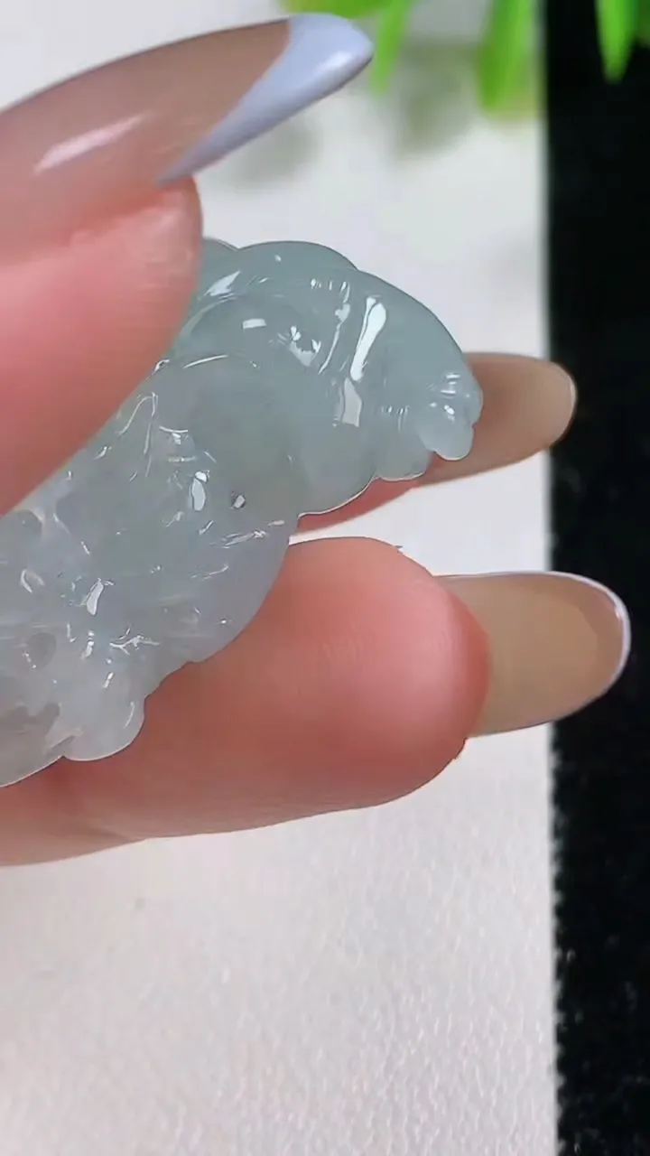 天然A货翡翠貔貅吊坠，尺寸33-21-12.2，重量:17.35g
11月9日