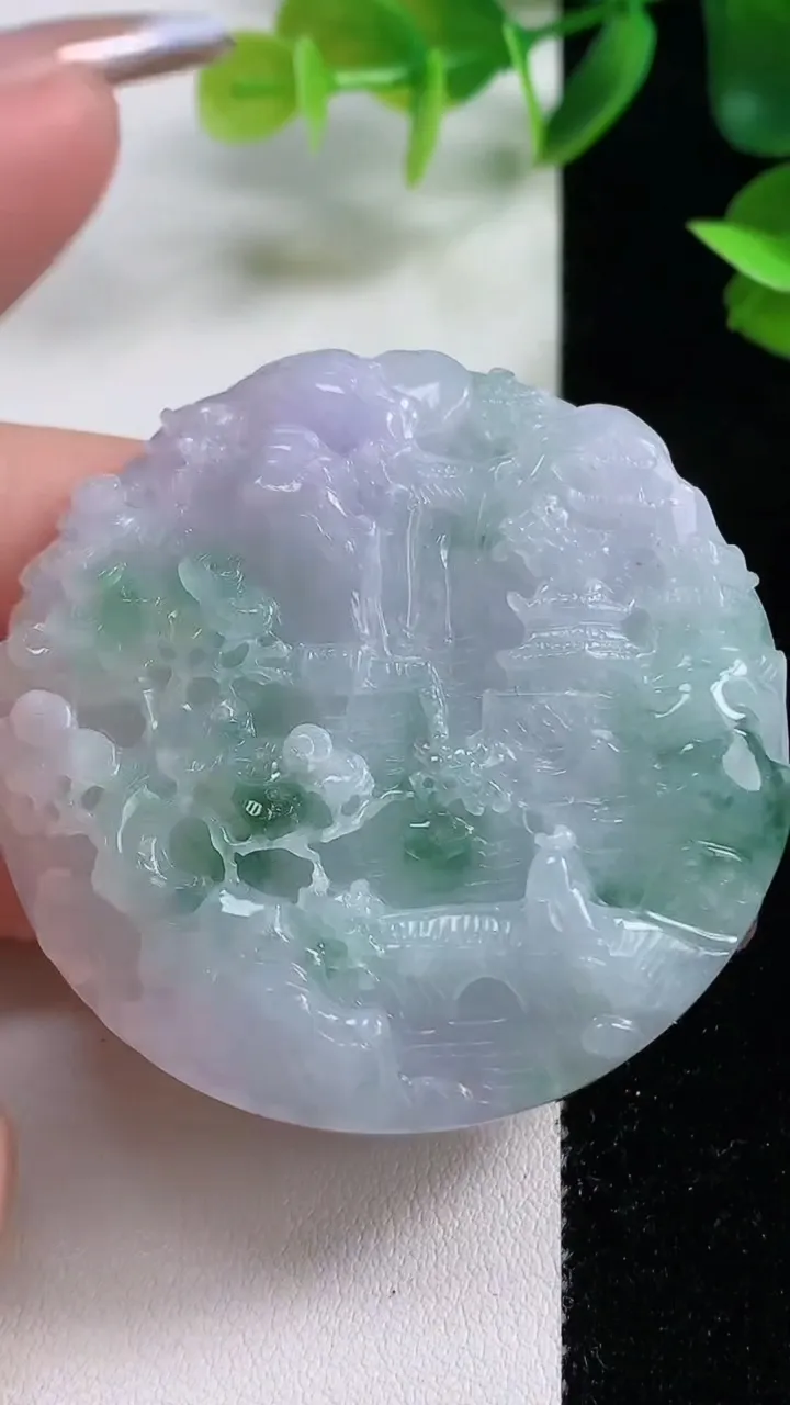 天然A货翡翠山水牌吊坠，尺寸52-13.2，重量:73.69g
11月9日