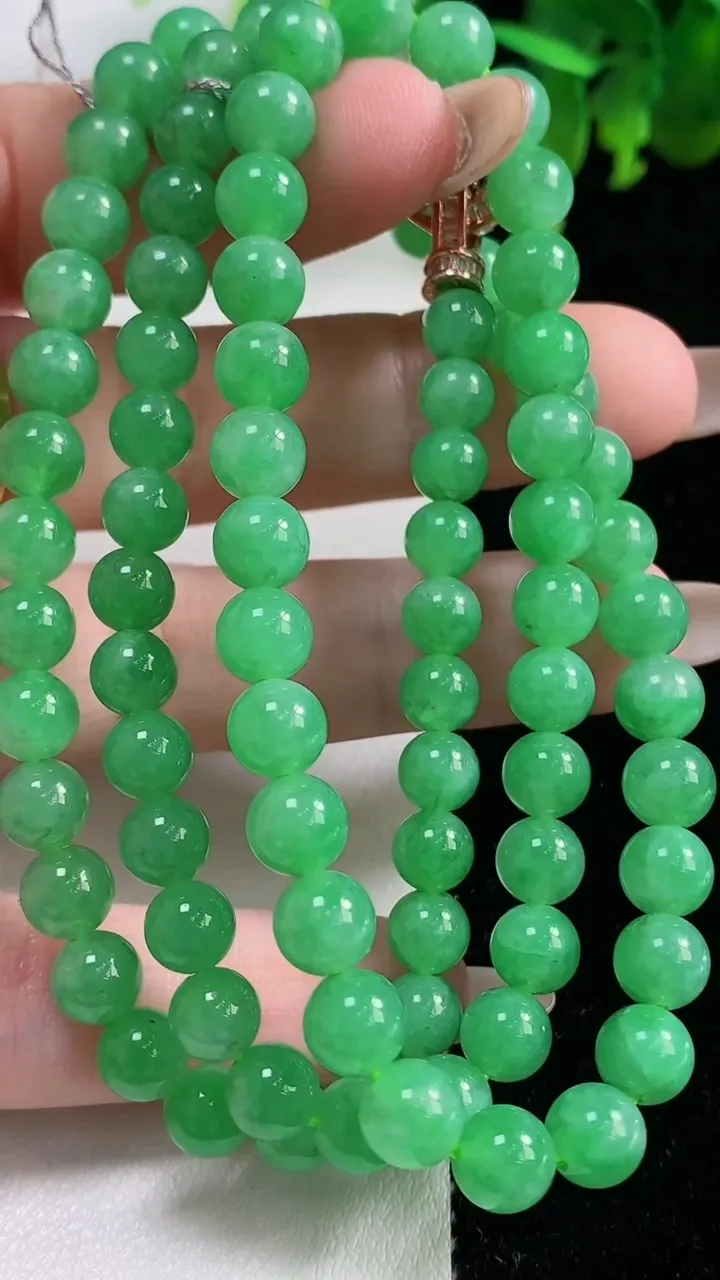 天然A货翡翠圆珠项链89颗，尺寸6，重量:39.35g11月9日
工厂直销收藏佳品,种好水足，色泽均