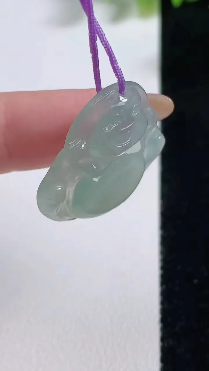 天然A货翡翠佛公吊坠，尺寸24.6-26-4.9，重量:4.76g
11月9日