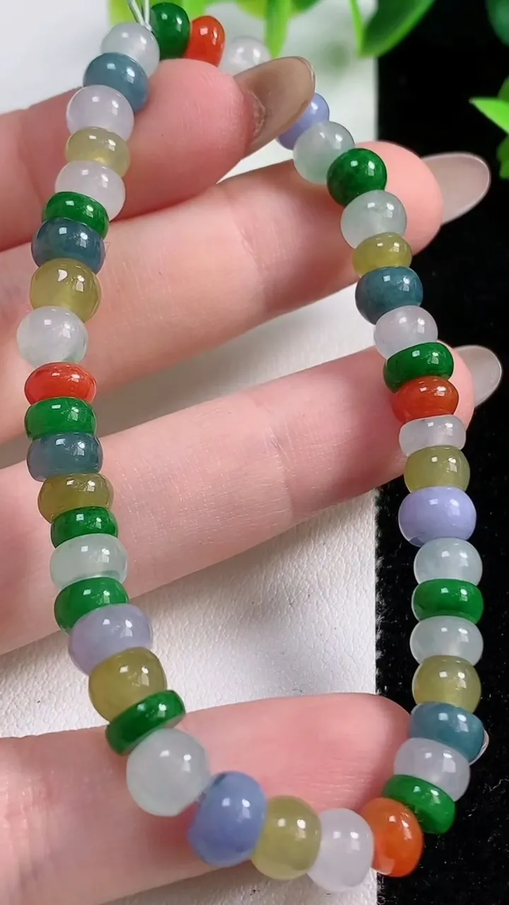 天然A货翡翠种四彩算盘珠手串47颗，尺寸6.5-4.5，重量:15.58g11月9日
工厂直销收藏佳