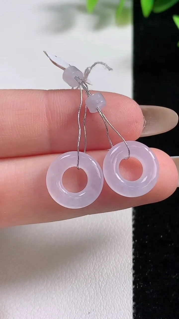 天然A货翡翠冰种紫罗兰平安环吊坠一对 耳坠，尺寸12.8-2.5，重量:1.84g
11月9日