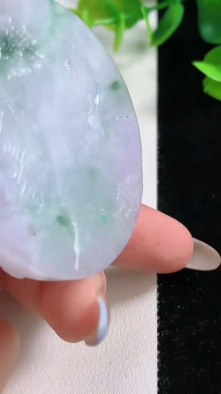 天然A货翡翠山水牌吊坠，尺寸52-13.2，重量:73.69g
11月9日