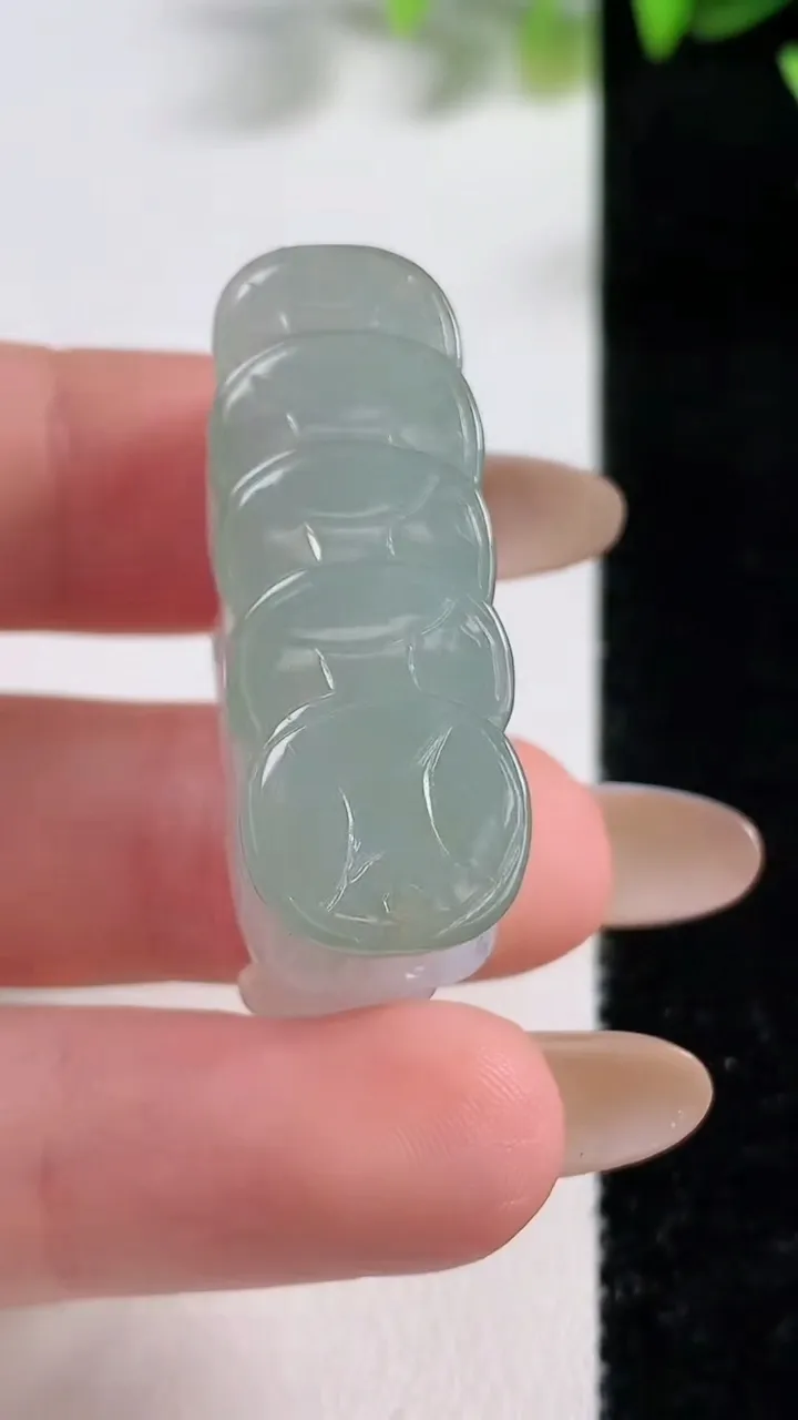 天然A货翡翠霸王貔貅吊坠，尺寸35-12.3-18.4，重量:17.91g
11月9日