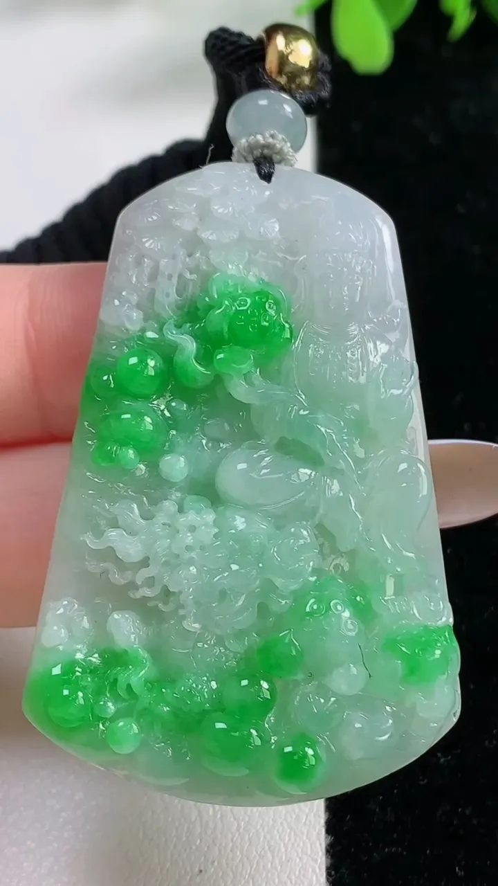天然A货翡翠山水大势至观音菩萨吊坠，尺寸52-33-5.7，重量:22.20g
11月9日