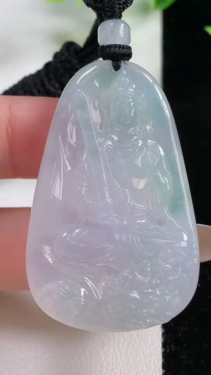 天然A货翡翠冰种飘花文殊菩萨吊坠，尺寸48.3-31-6，重量:21.36g
11月9日