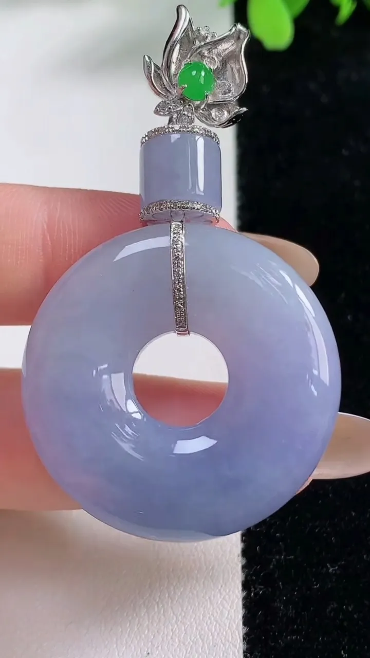 天然A货翡翠种紫罗兰平安环吊坠，尺寸33.3-6.3，重量:18.86g
11月9日