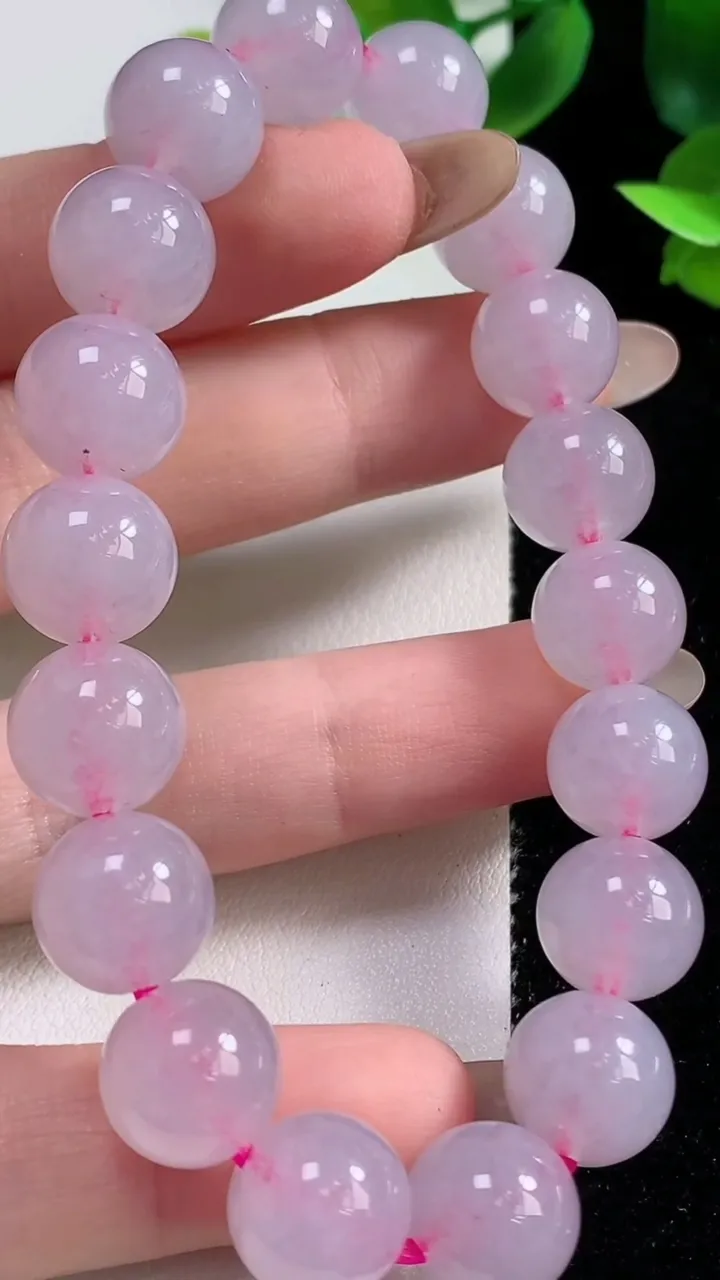 天然A货翡翠种紫罗兰圆珠手串18颗，尺寸11，重量:41.69g11月9日
工厂直销收藏佳品,种好水足，色泽均匀，有种有色，上手高大气！