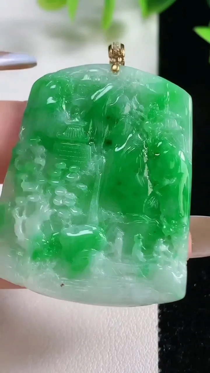 天然A货翡翠山水牌吊坠，尺寸43.8-34.6-4.3，重量15.05g
11月9日