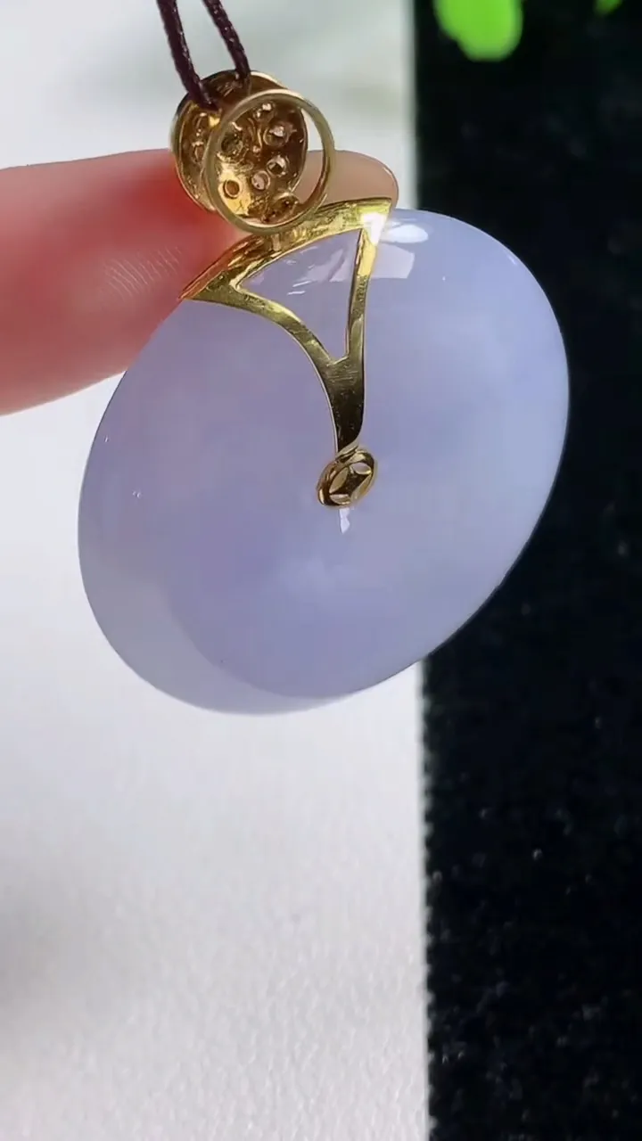 天然A货翡翠种紫罗兰 飘花平安扣吊坠，尺寸30.8-6.5，重量:14.03g
11月9日